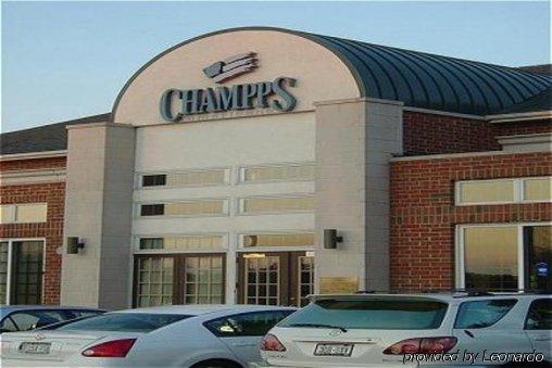 Hotel Country & By Radisson, Milwaukee West , Wi 3*