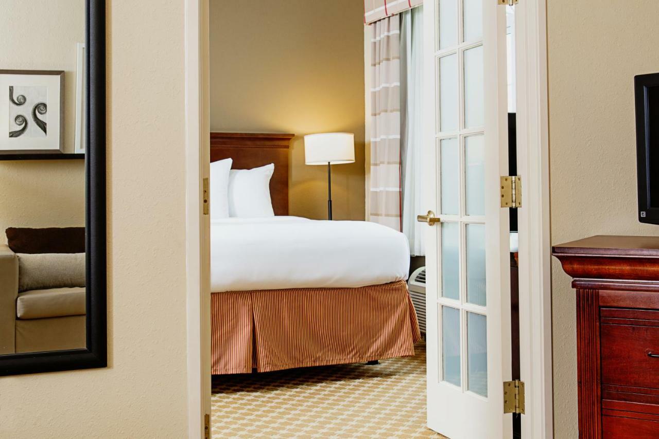 Country & By Radisson, Milwaukee West , Wi Hotel