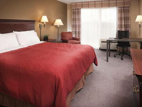Country & By Radisson, Milwaukee West , Wi Hotel Brookfield
